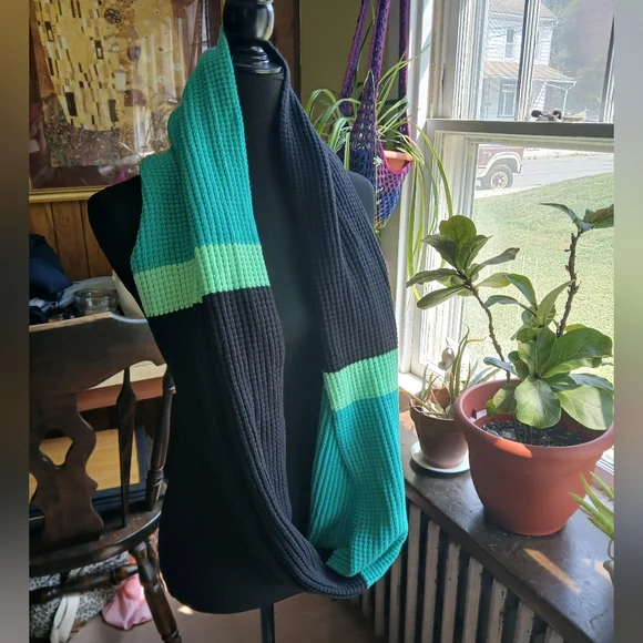 Under armour infinity scarf - Picture 2 of 2